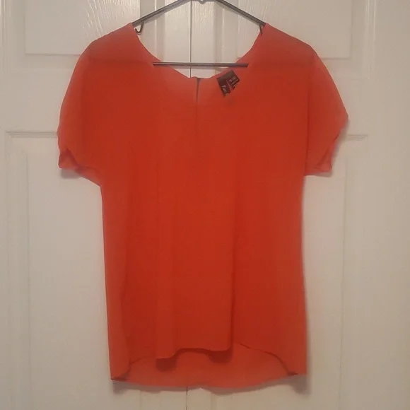 Polyester Top - Picture 1 of 2